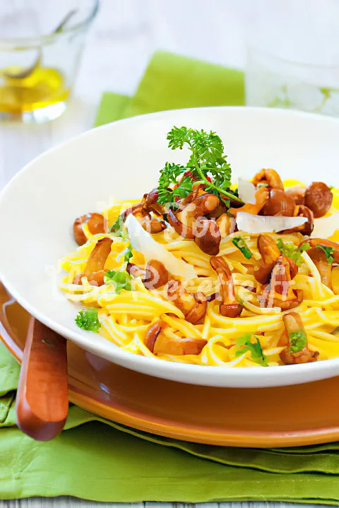 Photo de Pâtes aux girolles et au parmesan