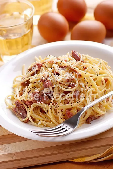 Photo de Pâtes aux lardons et aux oeufs