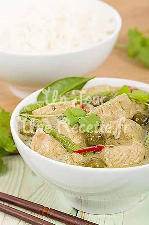 Photo de Poulet au curry vert citronné