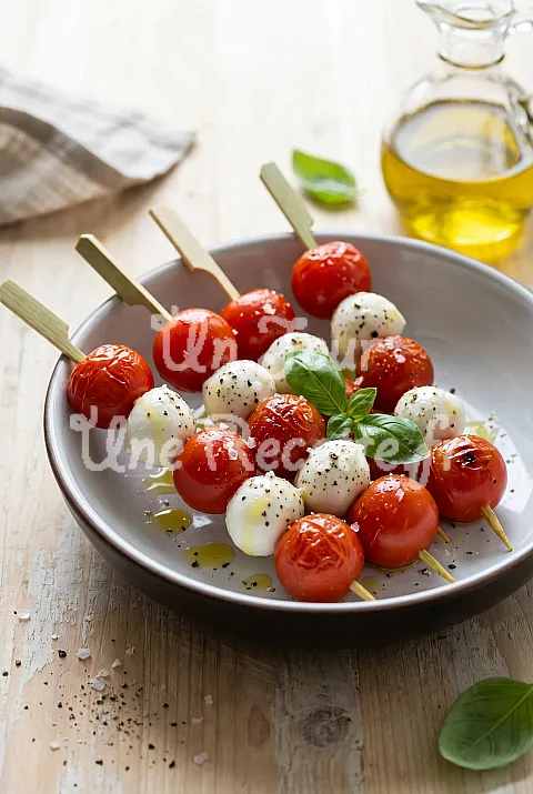 Photo de Brochettes de tomates cerises et mozzarella
