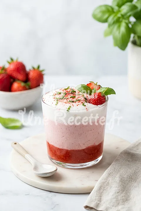 Photo de Cappuccino de fraises au basilic