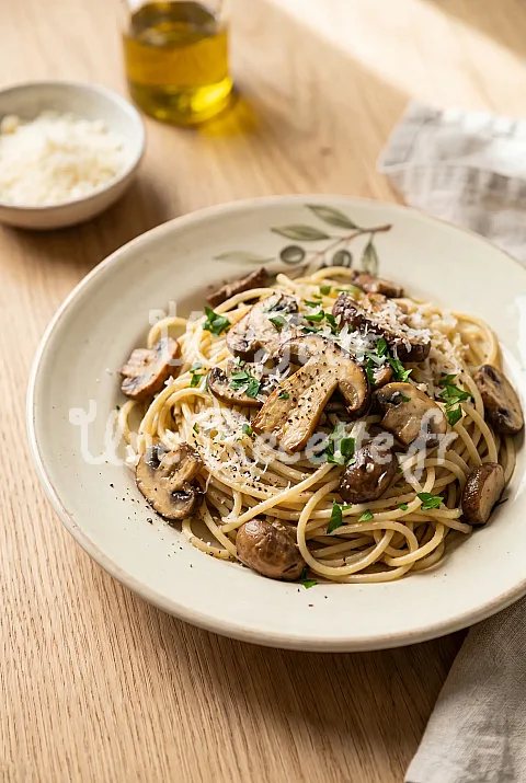 Photo de Spaghettis aux bolets et champignons de Paris