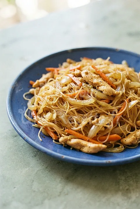 Photo de Vermicelles de riz sautées au poulet