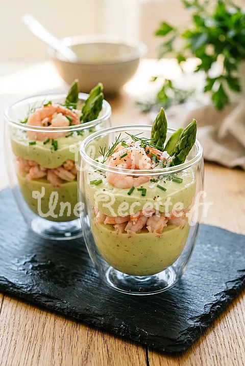 Photo de Verrines de crème d'asperges et crevettes