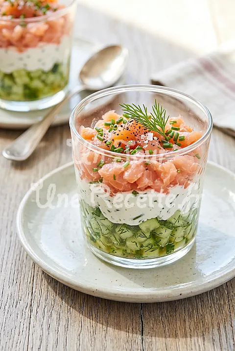 Photo de Verrines saumon chèvre concombre