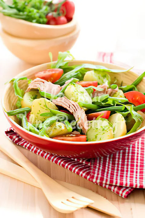 Photo de Salade de pommes de terre au thon