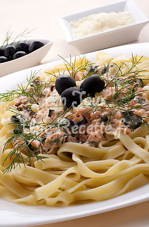 Photo de Tagliatelle au saumon et aux olives