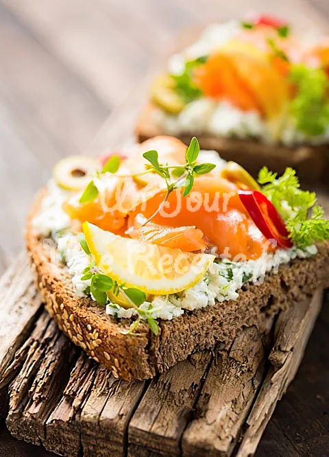 Photo de Toasts au saumon et boursin