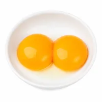 Le jaune de deux oeufs