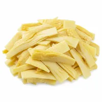 pointes de bambou égouttées et rincées
