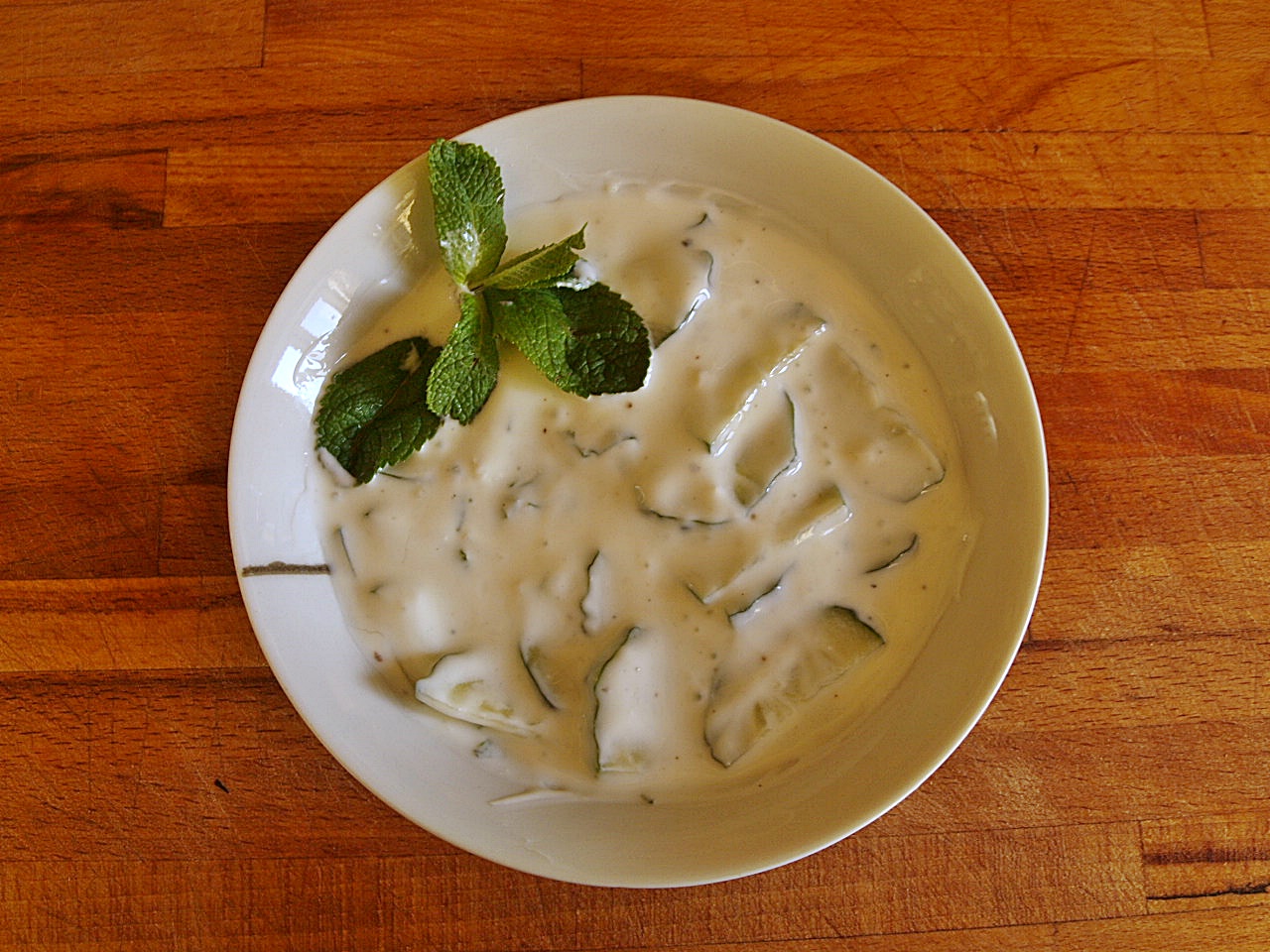 Salade de concombre au yaourt et à la menthe par rinalevitskaja